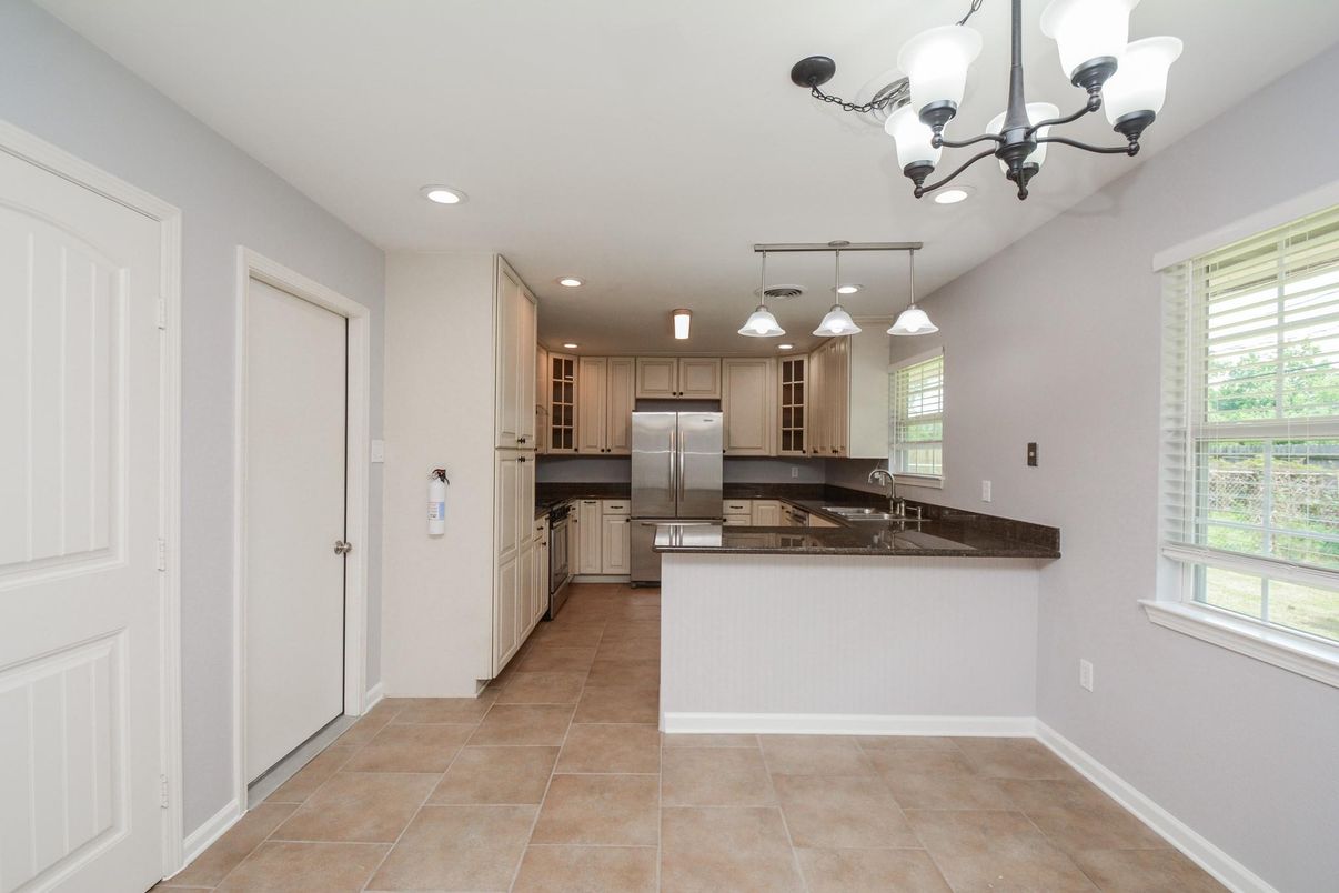 Chandelier, Interior, Kitchen, Pendant Lights, Recessed Lighting, Stainless Steel Appliances