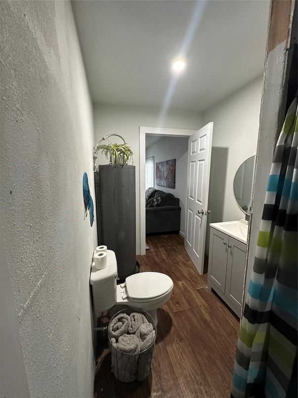 Bathroom, Interior, Recessed Lighting, Wood Texture Flooring