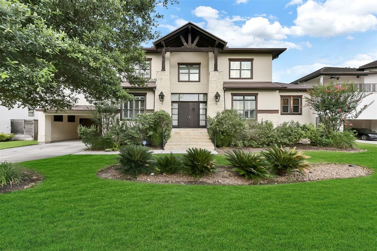 Attached, Exterior, Facade, Tudor Revival