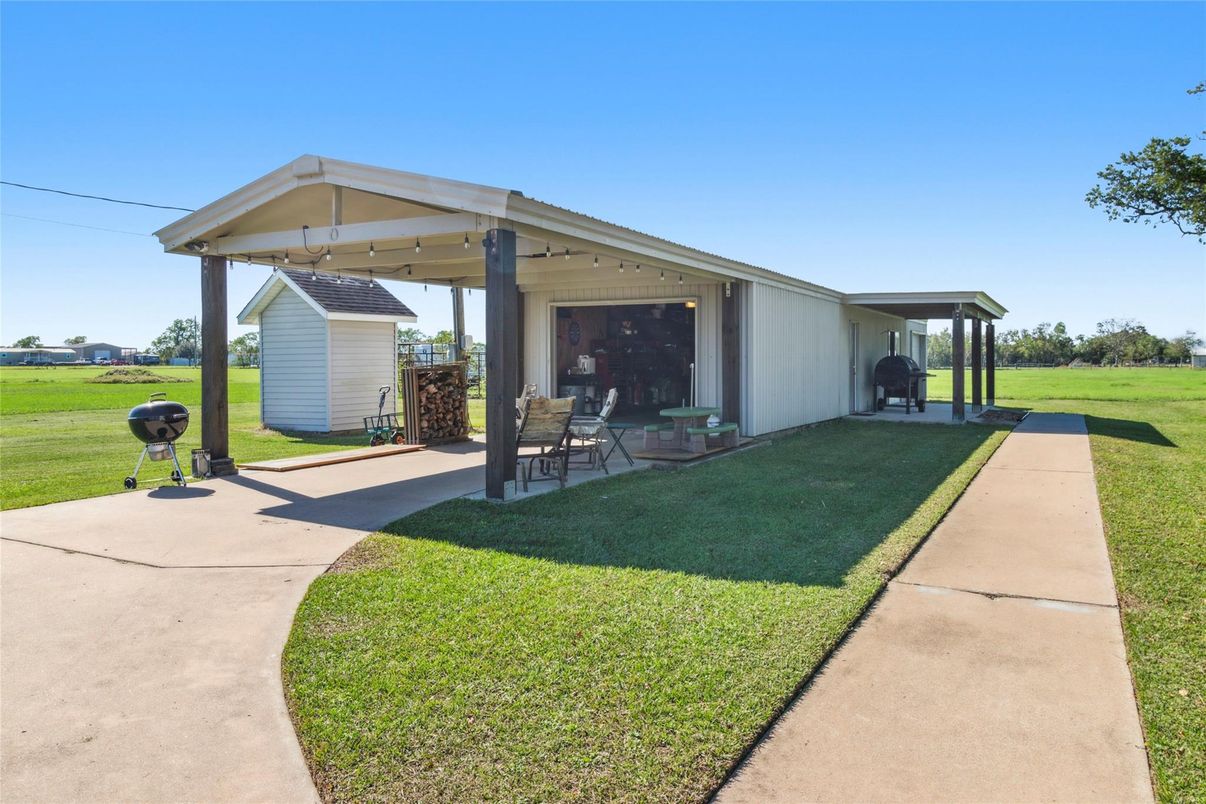 Backyard, Exterior