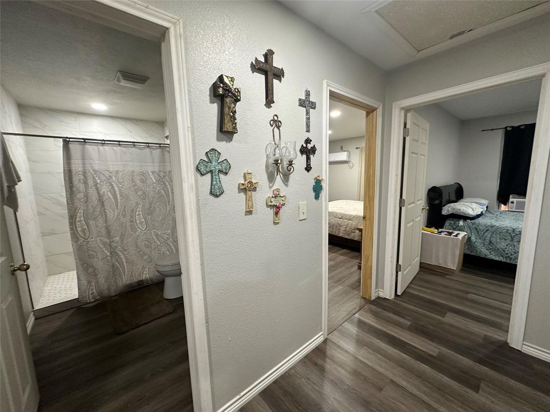 Bathroom, Bedroom, Interior, Recessed Lighting, Wood Texture Flooring