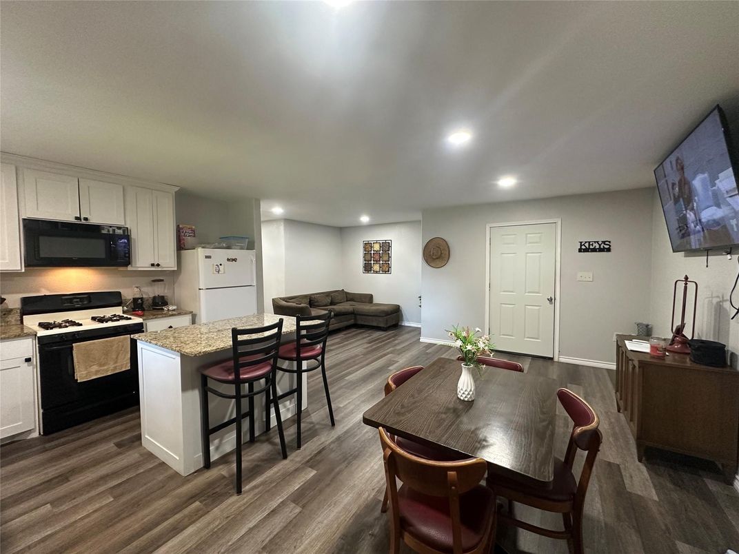 Dining room, Interior, Kitchen, Living room, Recessed Lighting, Wood Texture Flooring