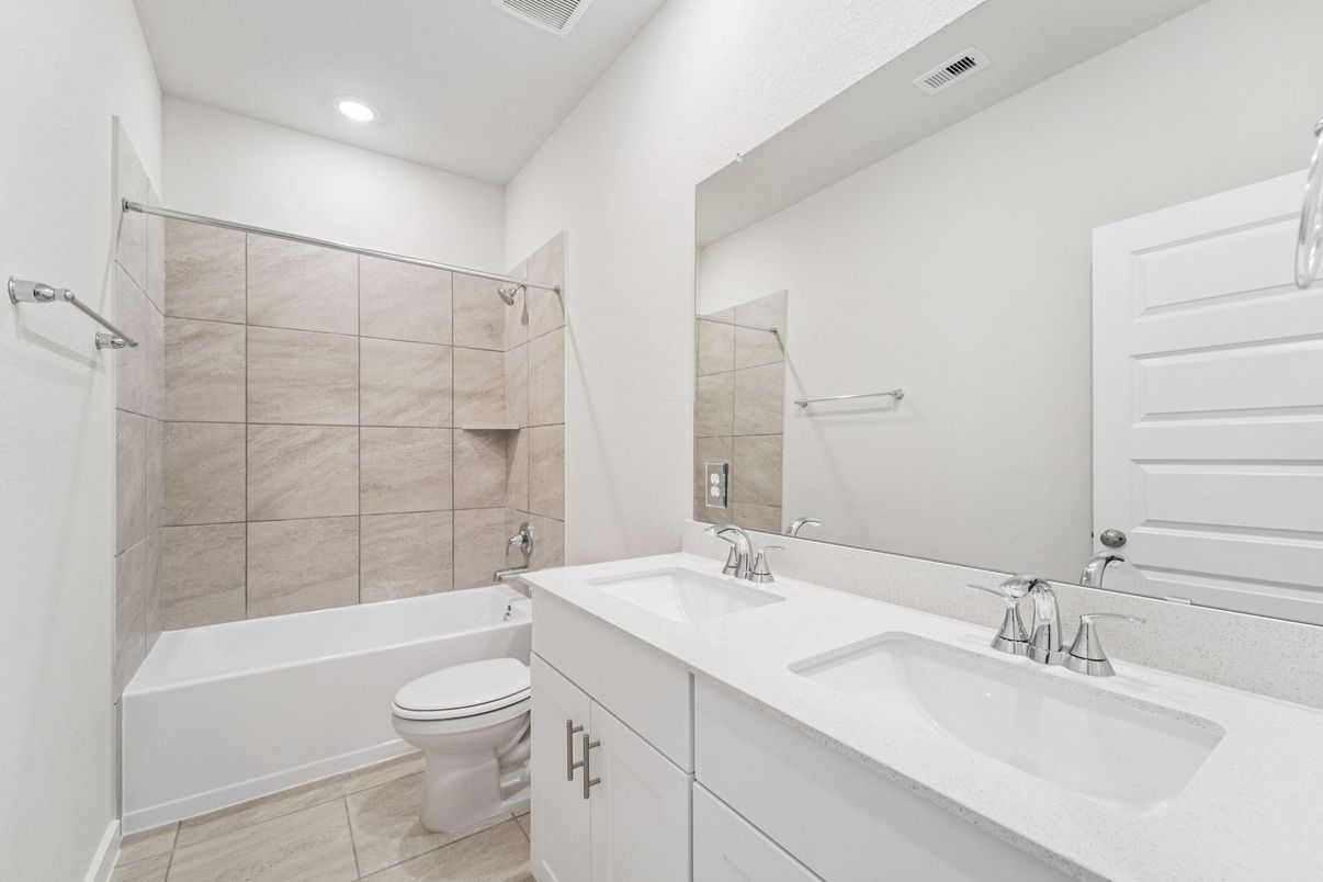 Bathroom, Dual Sink Vanities, Interior, Recessed Lighting