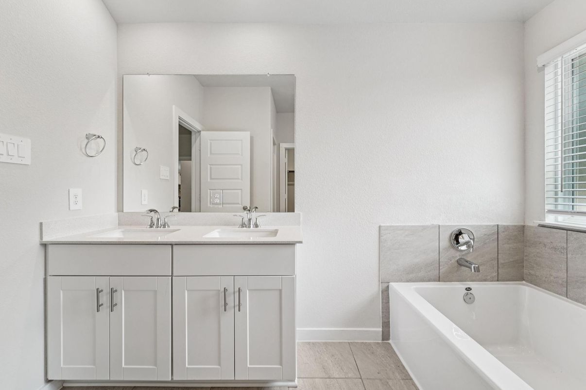 Bathroom, Dual Sink Vanities, Interior