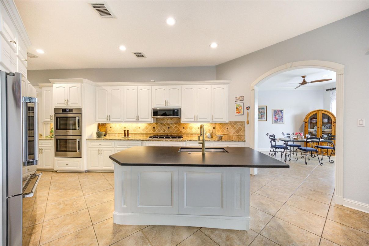 Dining room, Interior, Kitchen, Recessed Lighting, Stainless Steel Appliances