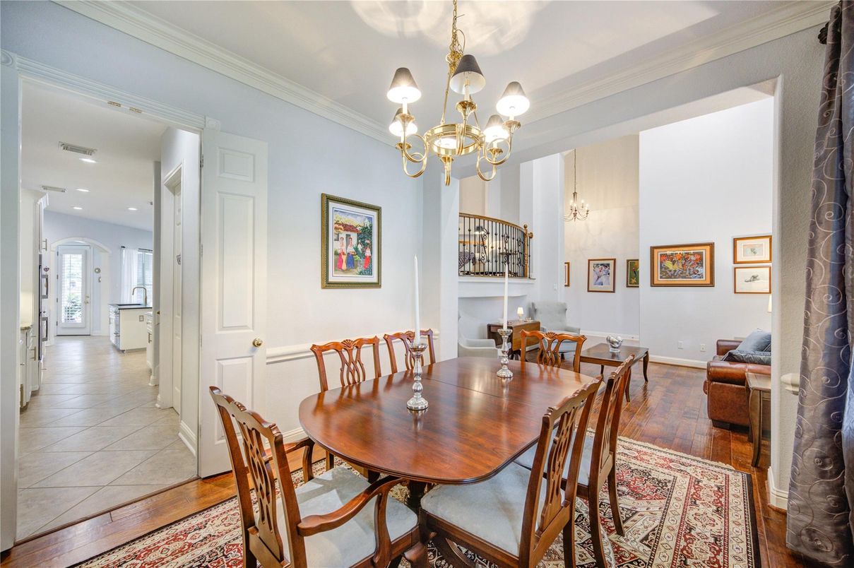 Chandelier, Dining room, Interior, Recessed Lighting, Wood Texture Flooring