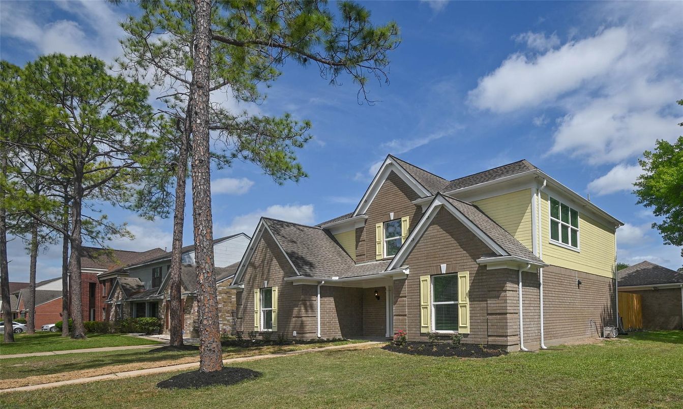 Backyard, Exterior, Facade, Brick Traditional