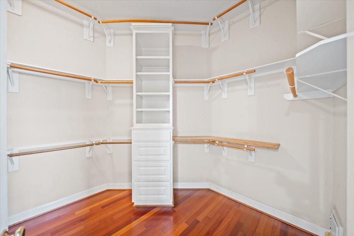 Interior, Walk-in Closets, Wood Texture Flooring