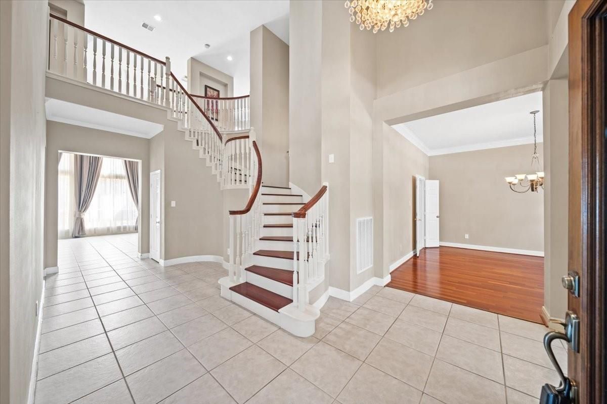 Chandelier, Interior, Recessed Lighting, Wood Texture Flooring