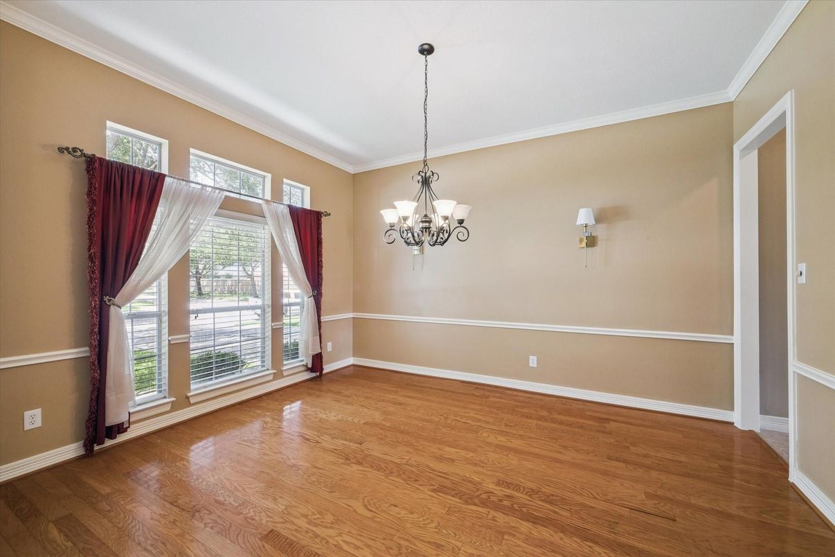 Chandelier, Empty room, Interior, Wood Texture Flooring