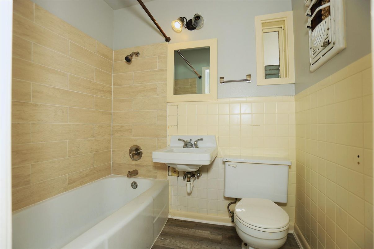 Bathroom, Interior, Wood Texture Flooring