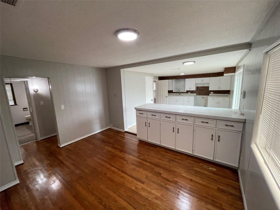 Interior, Kitchen, Recessed Lighting, Wood Texture Flooring