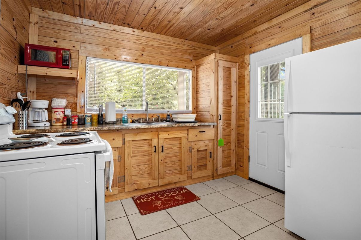 Interior, Kitchen, Washer, Wooden Ceilings, Wooden Walls