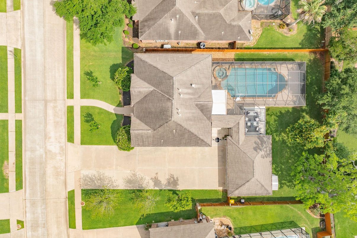 Exterior, Drone
