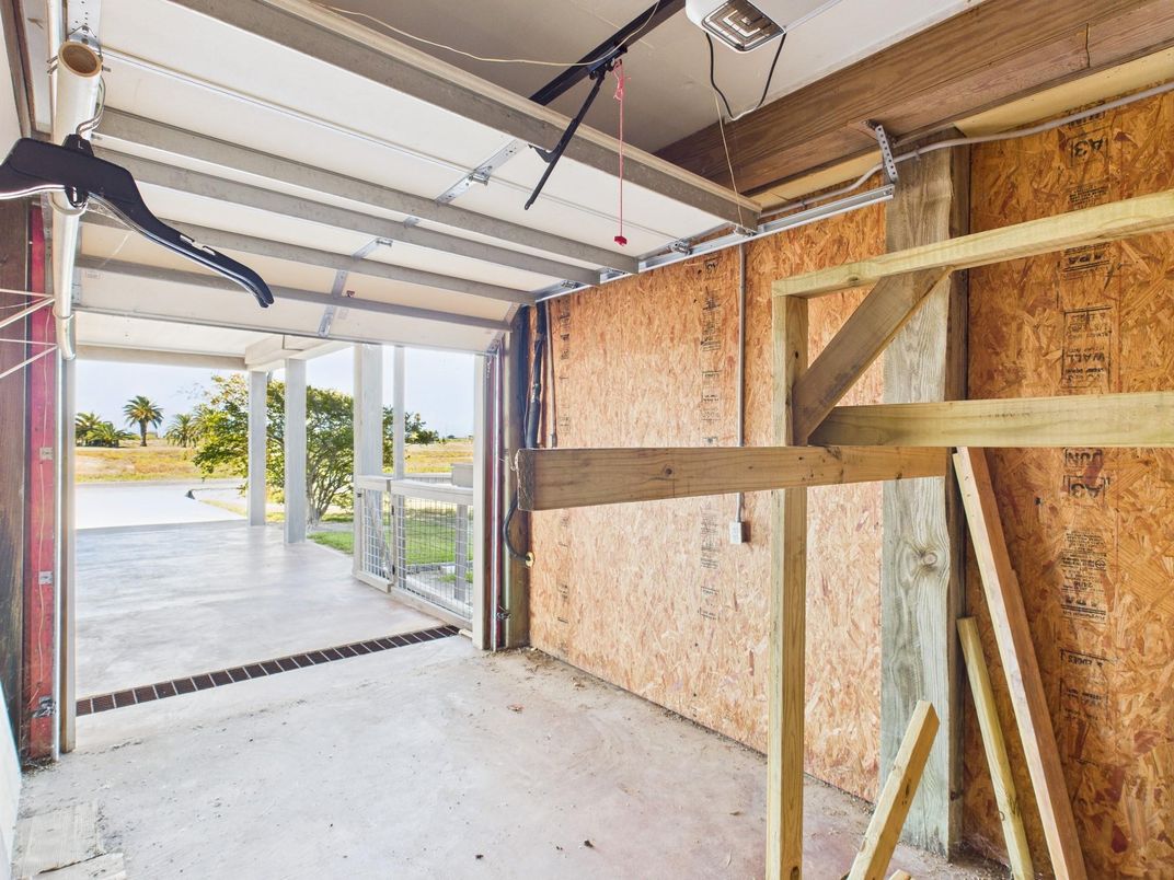 Garage, Interior