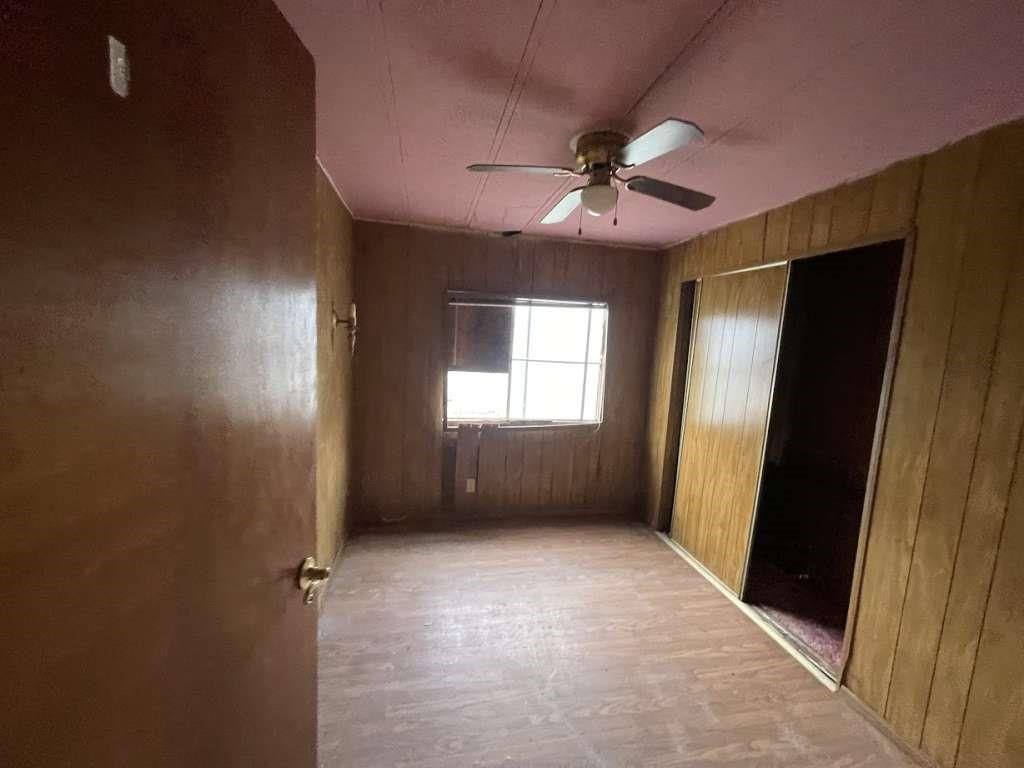 Empty room, Interior, Wood Texture Flooring, Wooden Walls