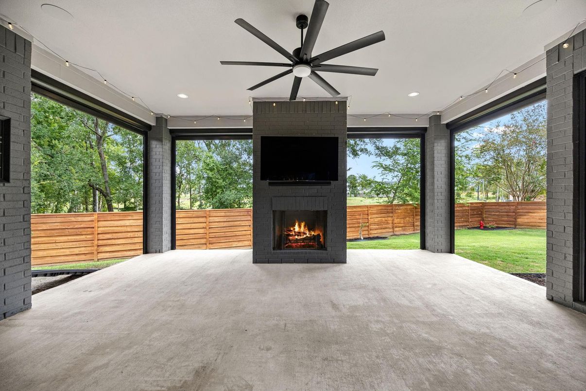Fireplace, Interior, Recessed Lighting, Sun Room