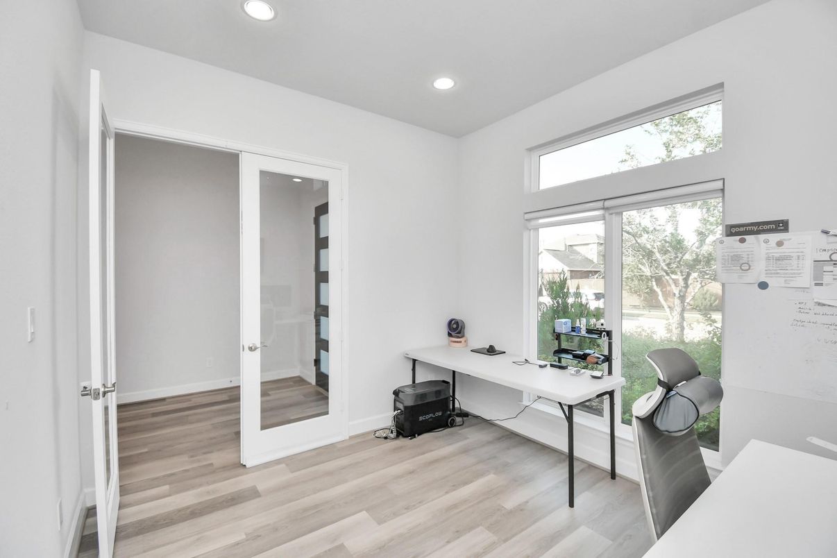 Home Office, Interior, Recessed Lighting, Wood Texture Flooring