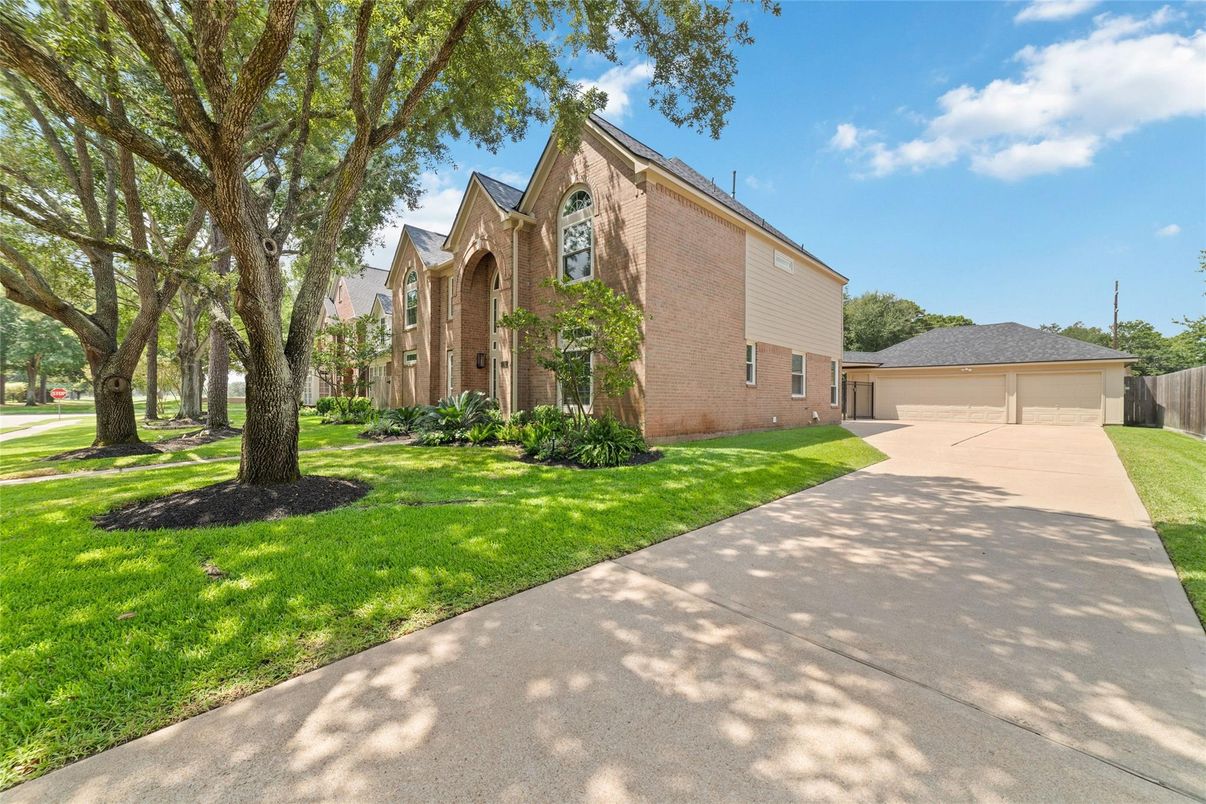 Backyard, Detached Garage, Exterior, Facade, Brick Facade, French Provincial