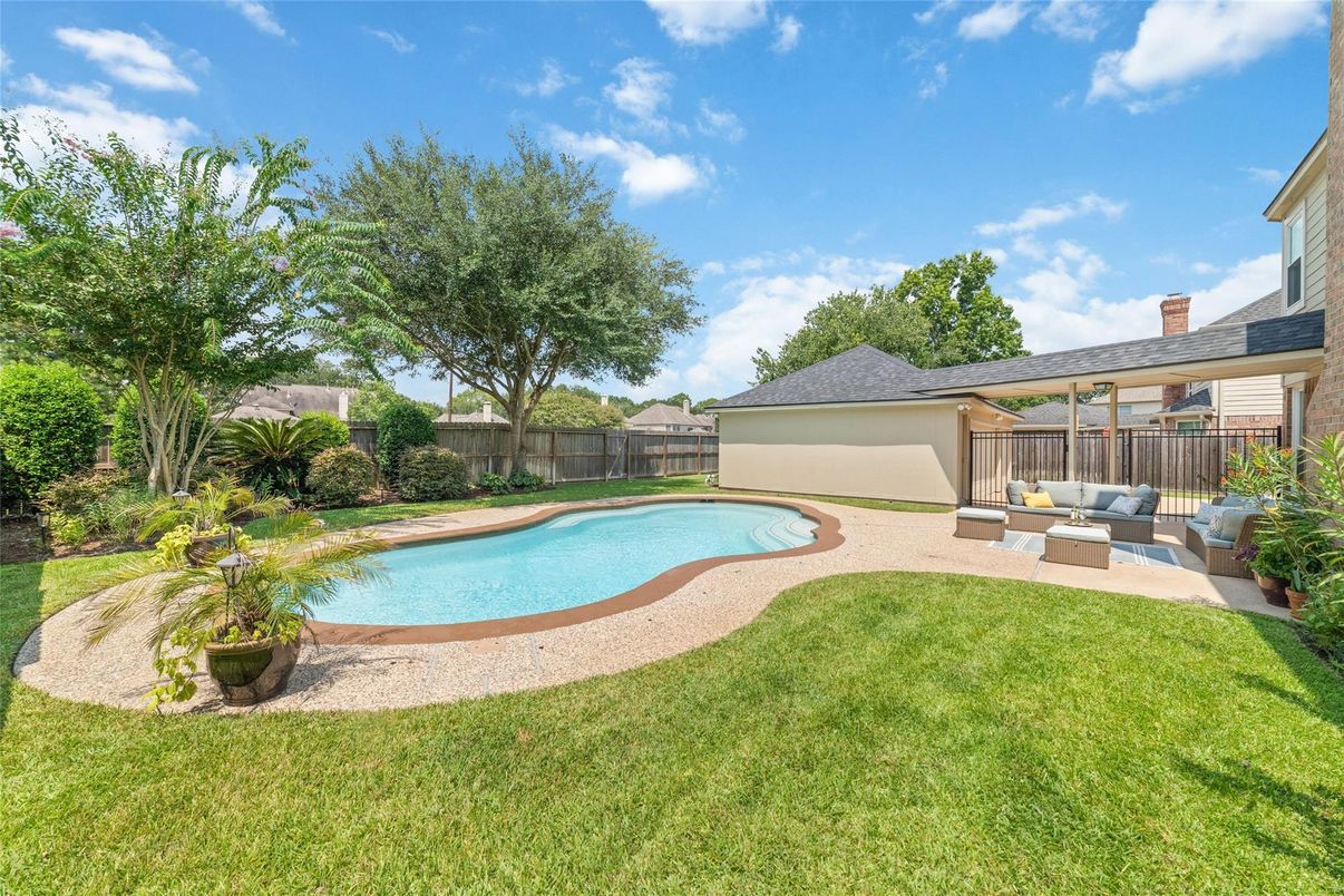 Backyard, Exterior, Pool