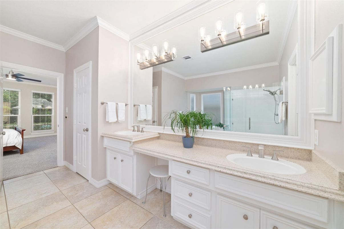 Bathroom, Dual Sink Vanities, Interior