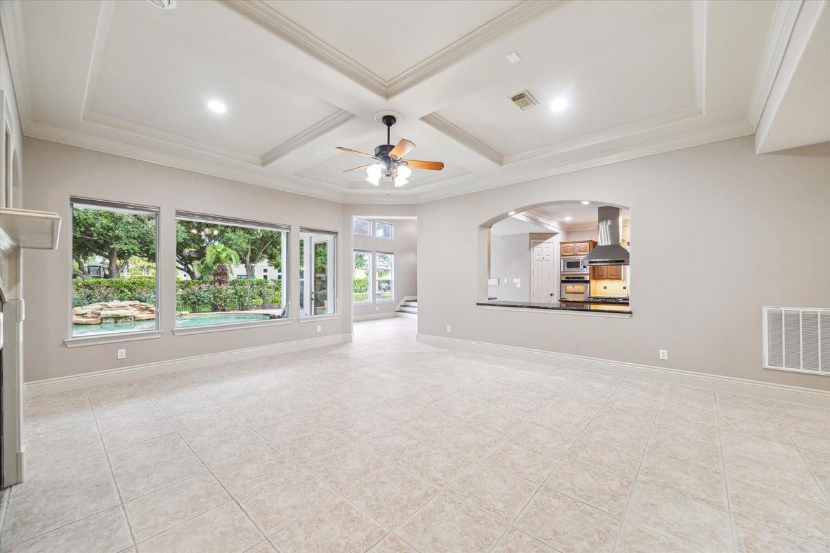 Empty room, Interior, Recessed Lighting