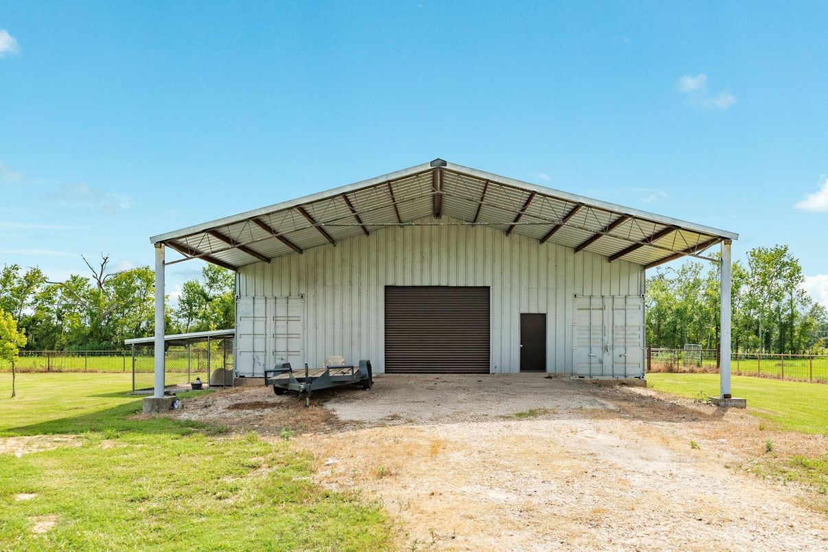 Backyard, Detached Garage, Exterior