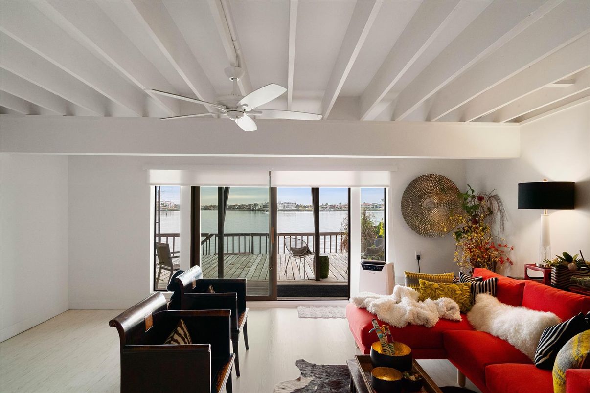 Interior, Living room, Water