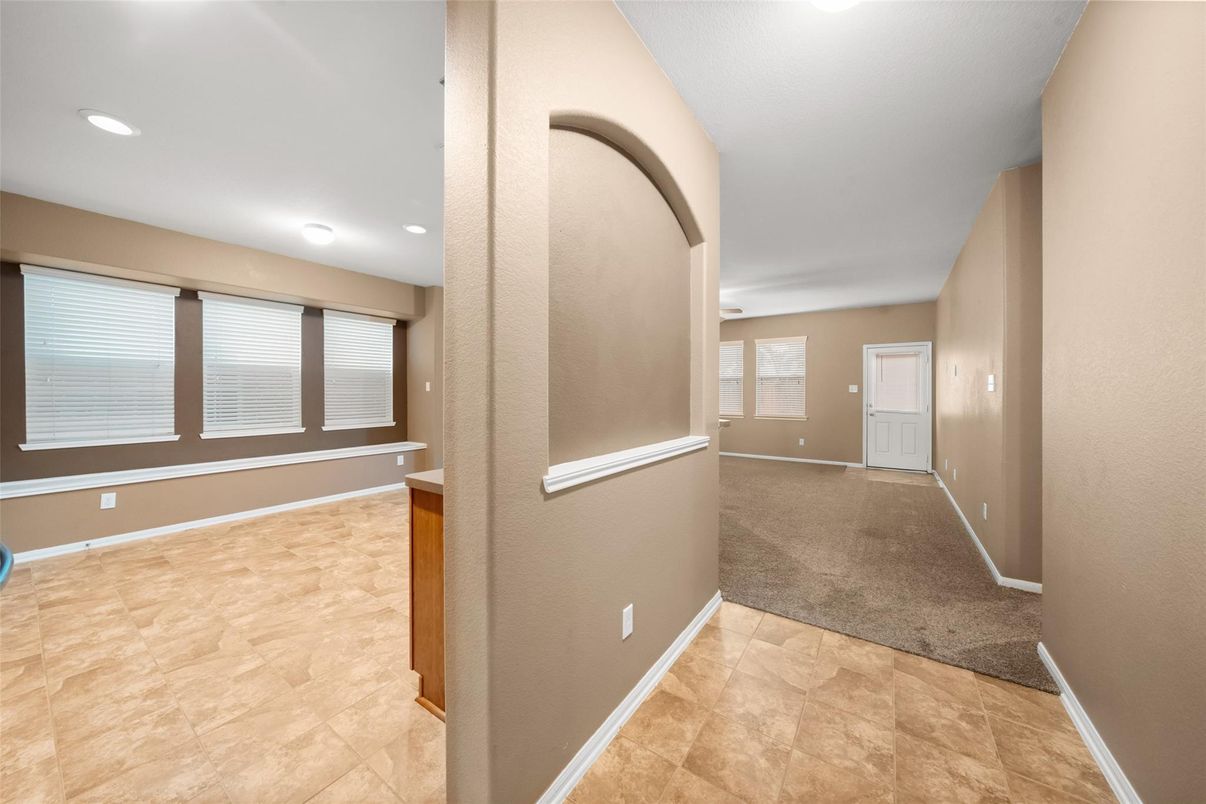 Empty room, Interior, Recessed Lighting