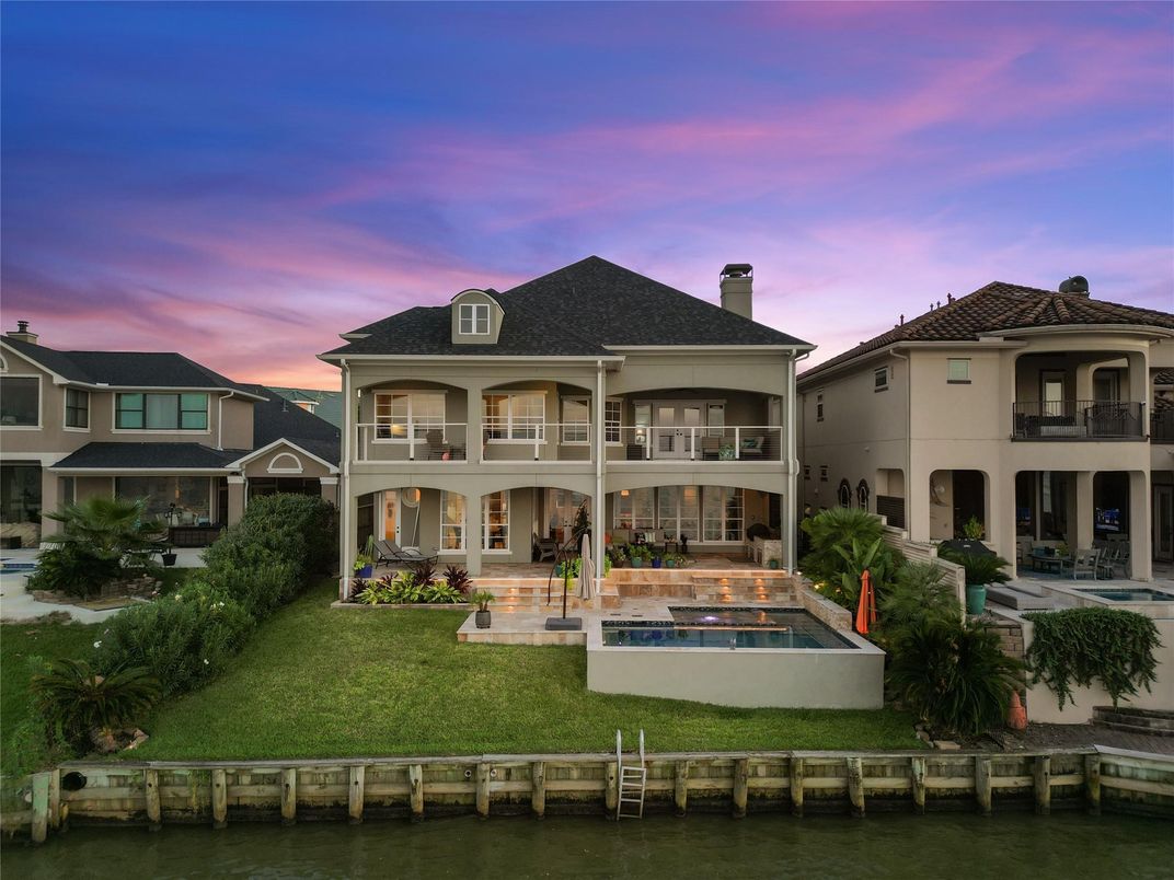 Backyard, Exterior, Pool, Water