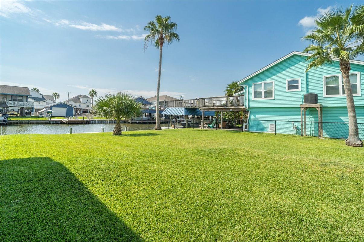 Backyard, Exterior, Water
