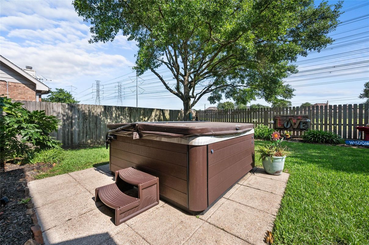 Backyard, Exterior, Hot Tub