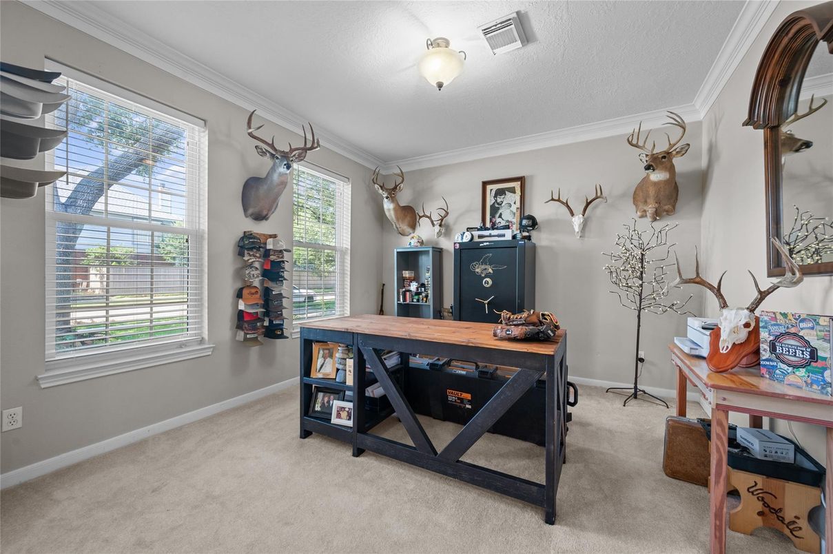 Home Office, Interior
