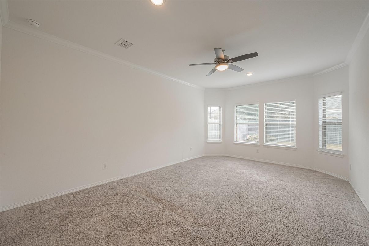 Empty room, Interior, Recessed Lighting