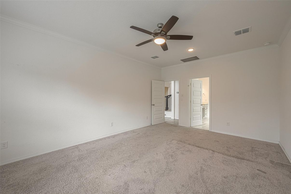 Empty room, Interior, Recessed Lighting