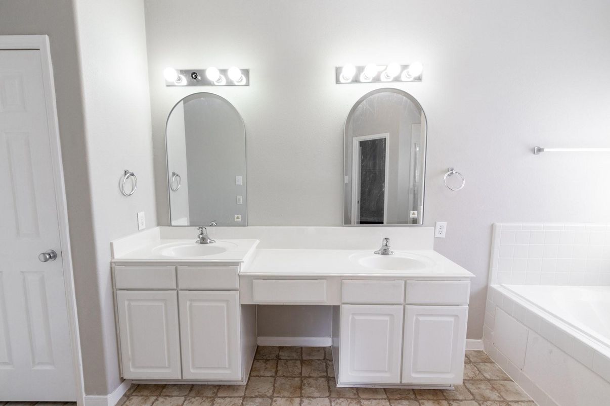 Bathroom, Dual Sink Vanities, Interior