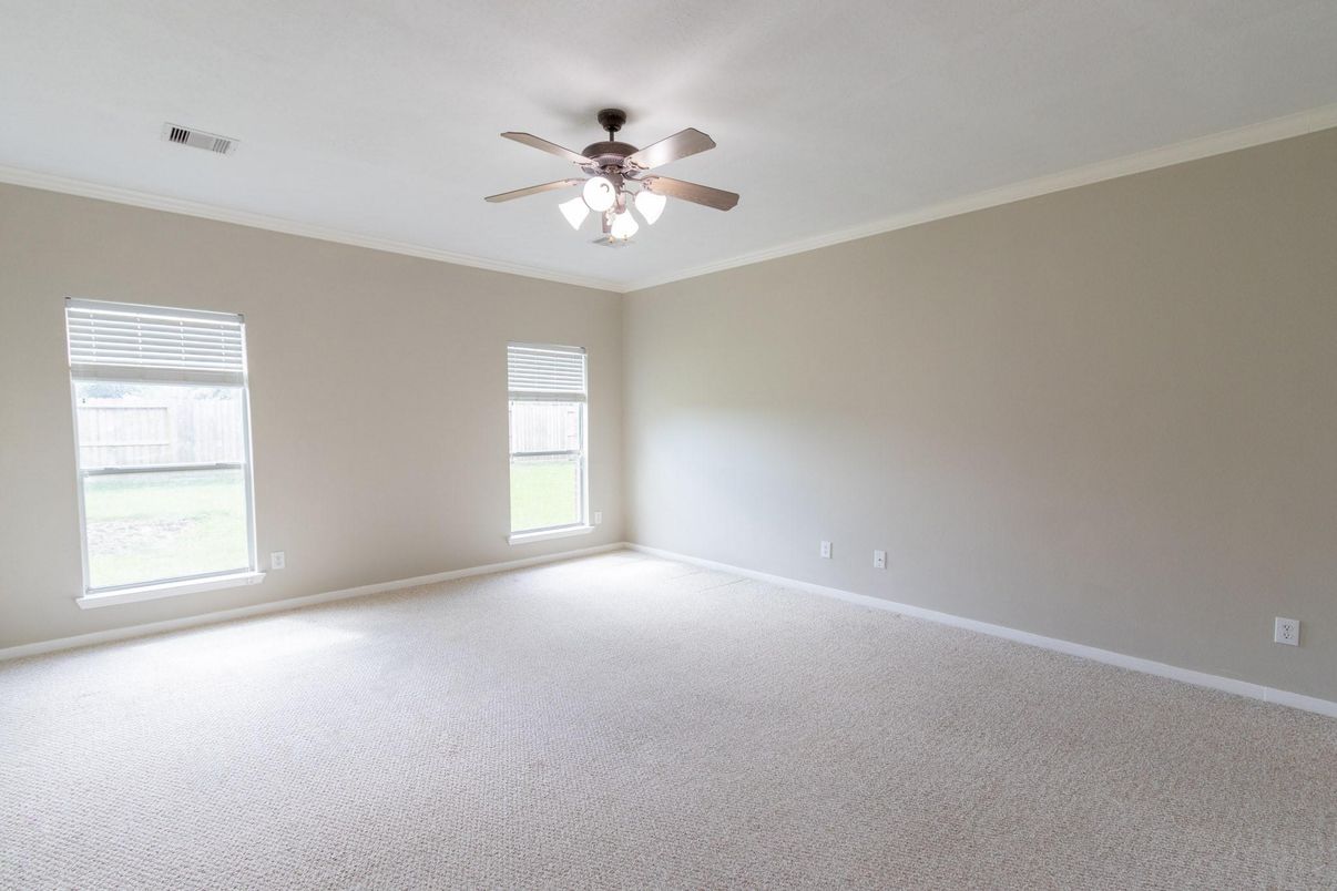 Empty room, Interior