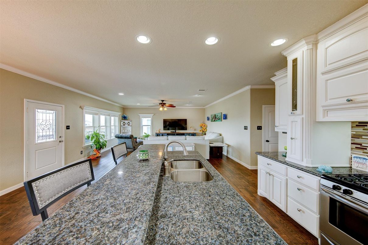 Interior, Kitchen, Living room, Recessed Lighting, Wood Texture Flooring