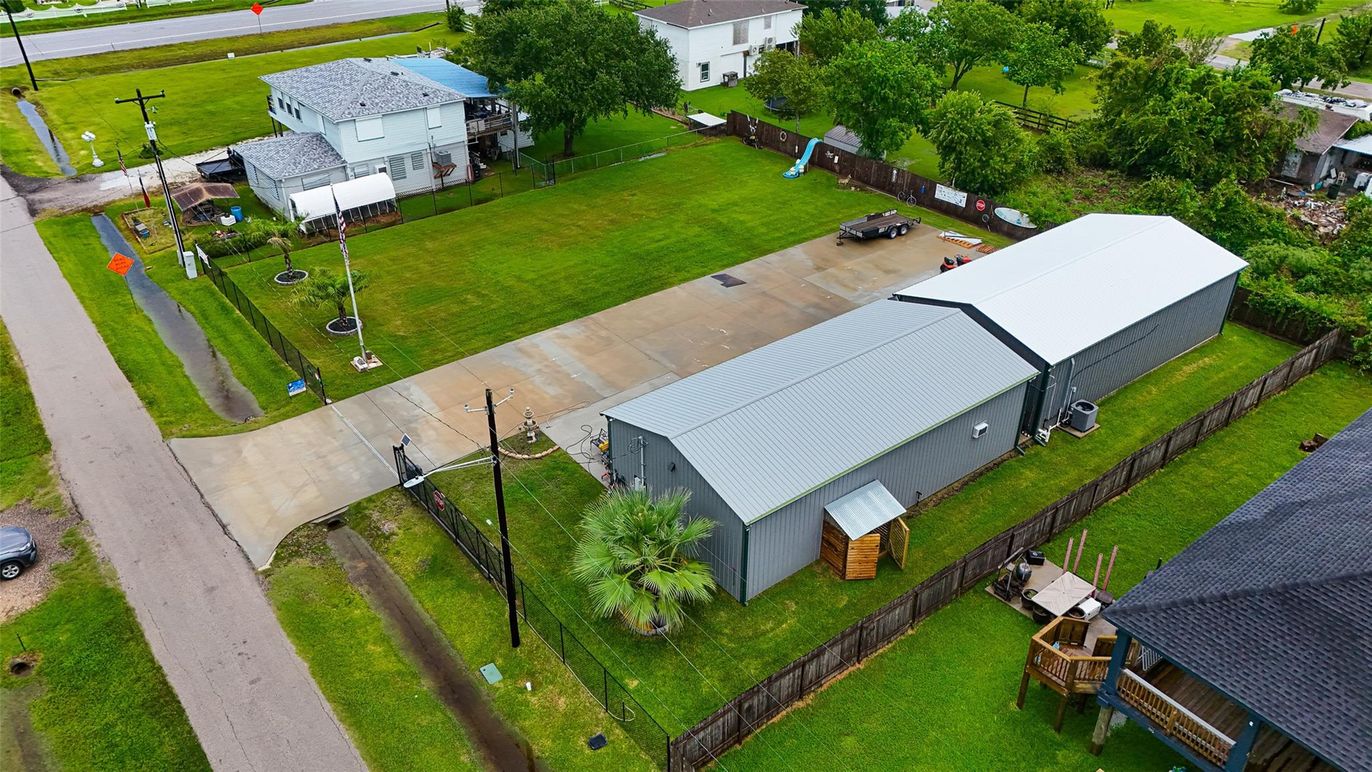 Exterior, Drone