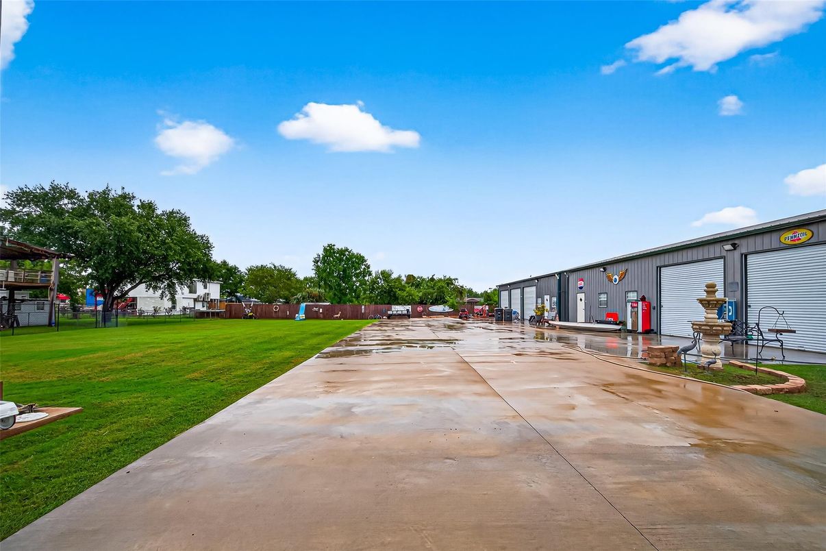 Backyard, Exterior