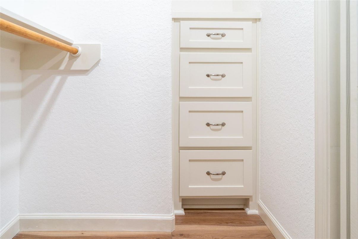 Interior, Walk-in Closets, Wood Texture Flooring