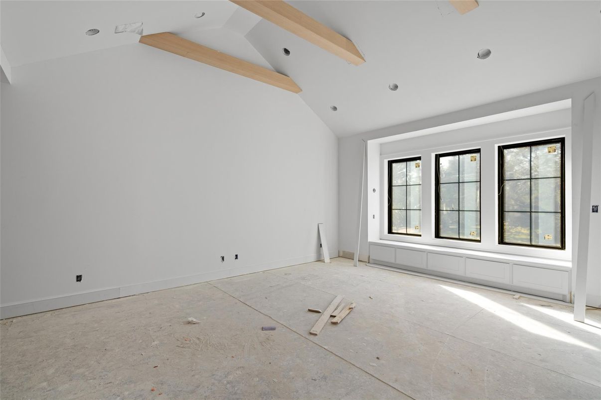 Empty room, Interior, Recessed Lighting, Wooden Beams
