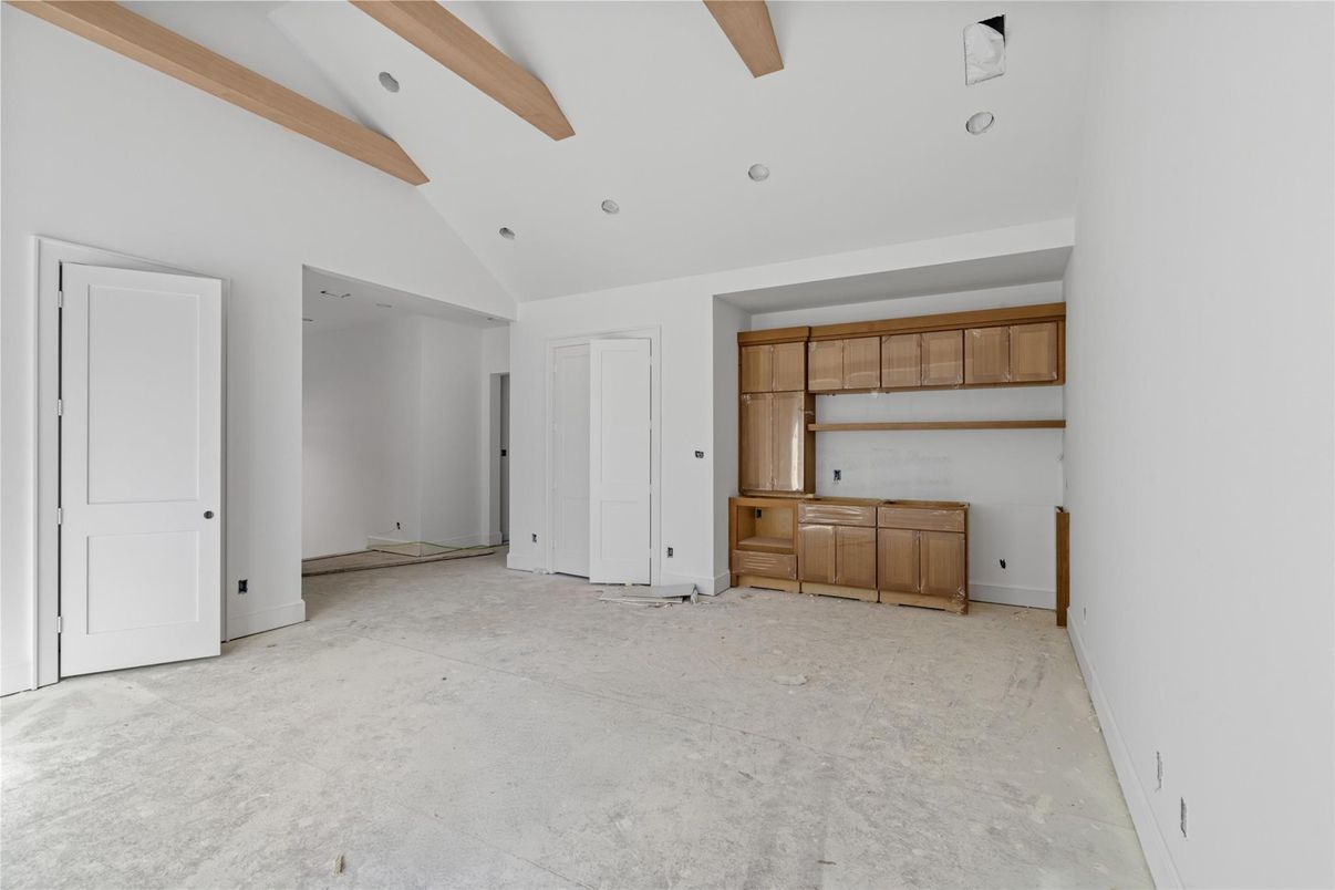 Empty room, Interior, Wooden Beams
