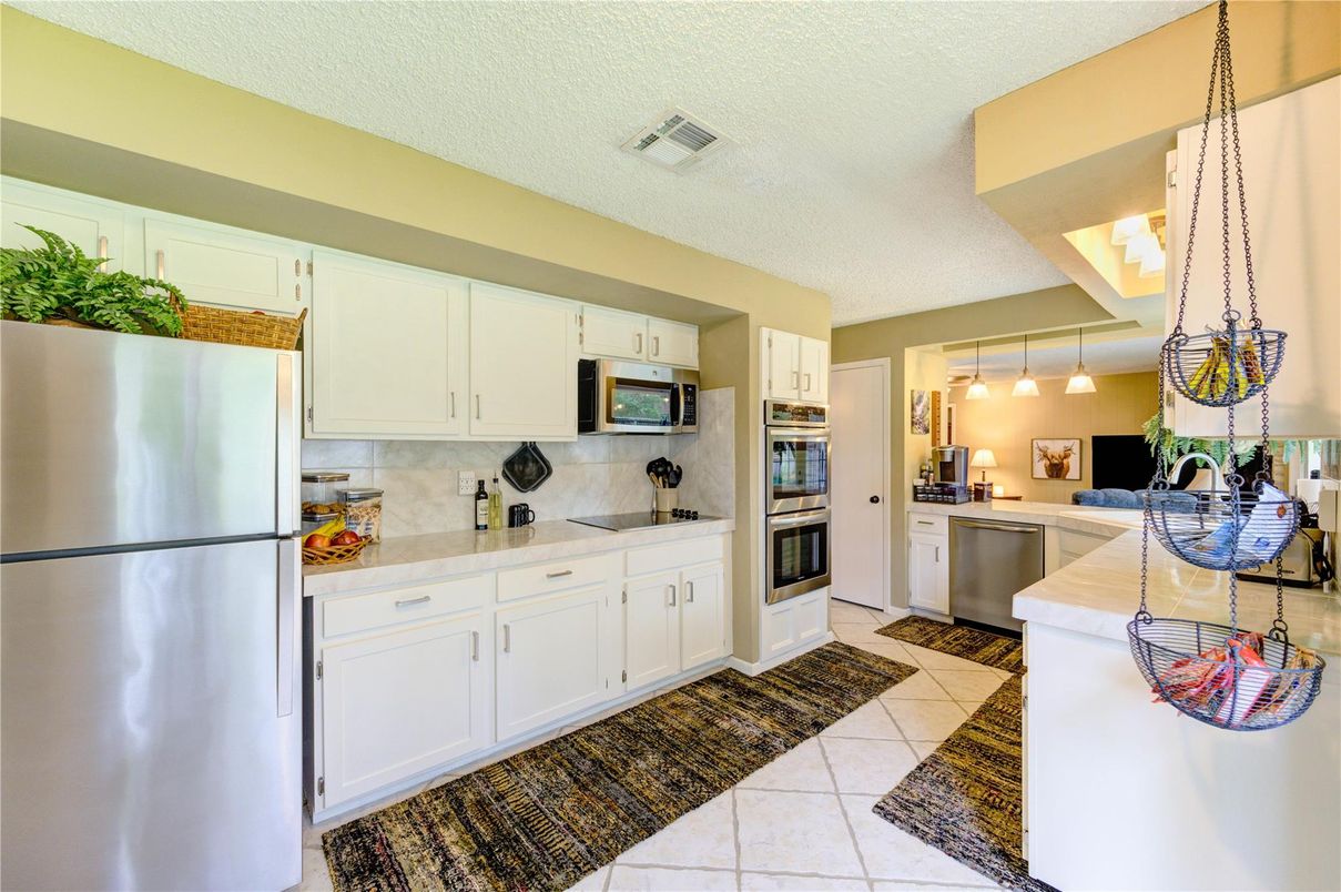 Interior, Kitchen, Pendant Lights, Stainless Steel Appliances