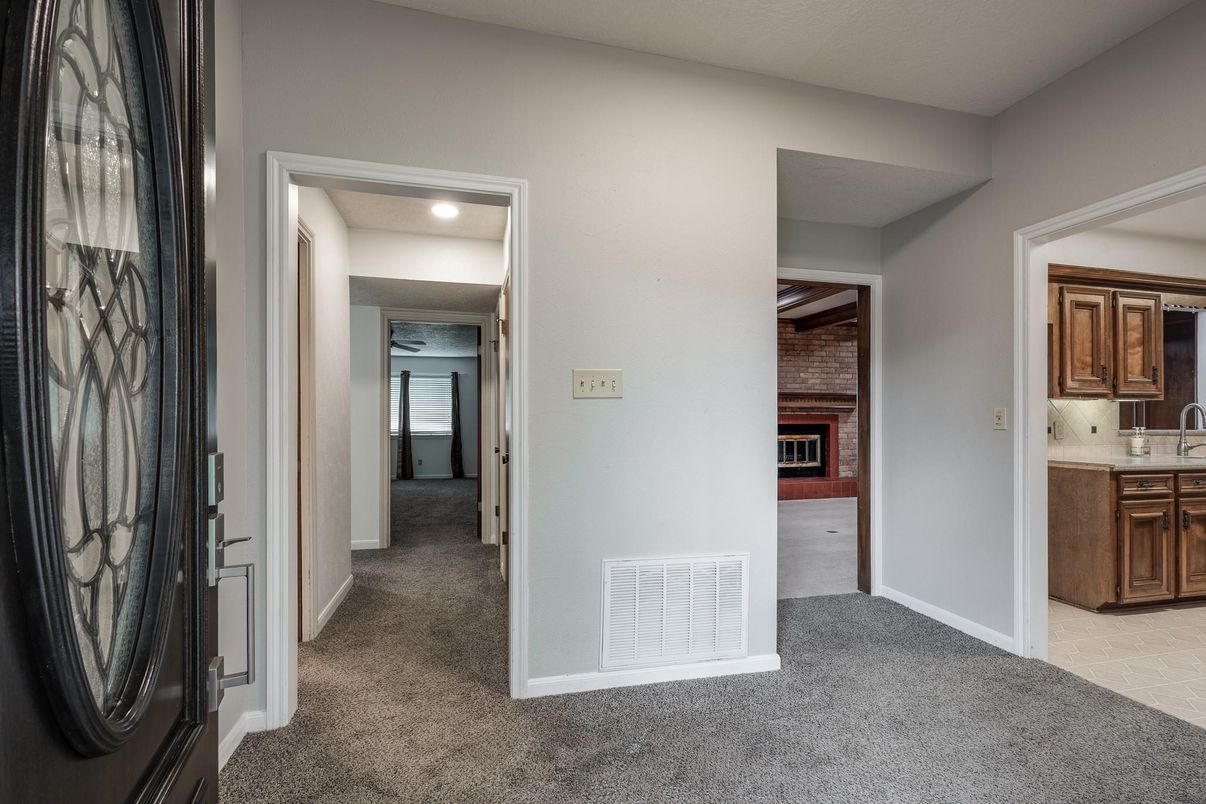Empty room, Interior, Kitchen, Recessed Lighting