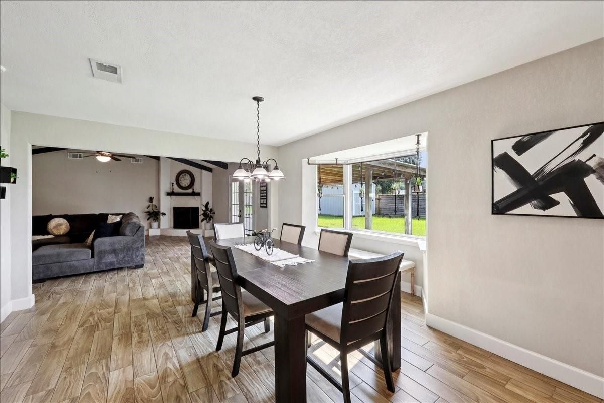 Chandelier, Dining room, Interior, Living room, Pendant Lights, Wood Texture Flooring