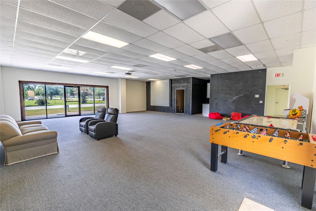 Game Room, Interior, Recessed Lighting