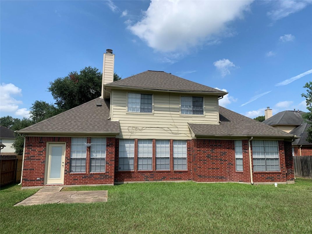 Exterior, Facade, Brick Facade, Split Level
