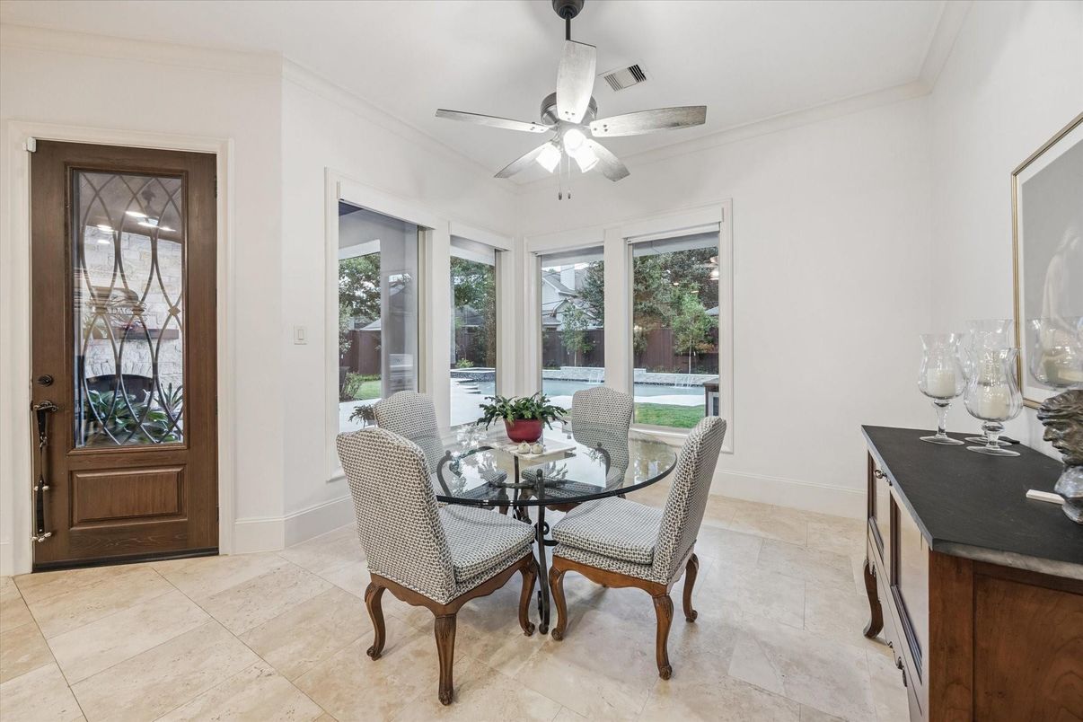 Dining room, Interior