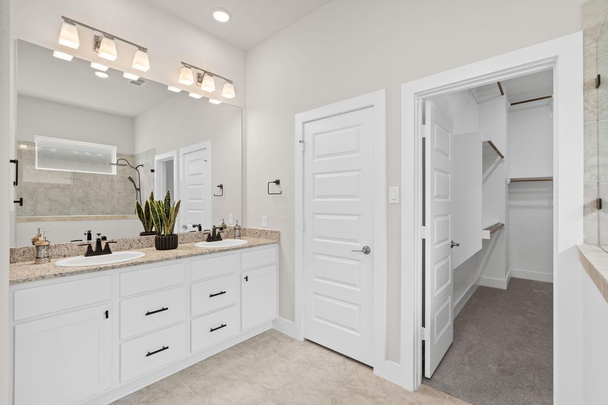 Bathroom, Dual Sink Vanities, Interior, Recessed Lighting